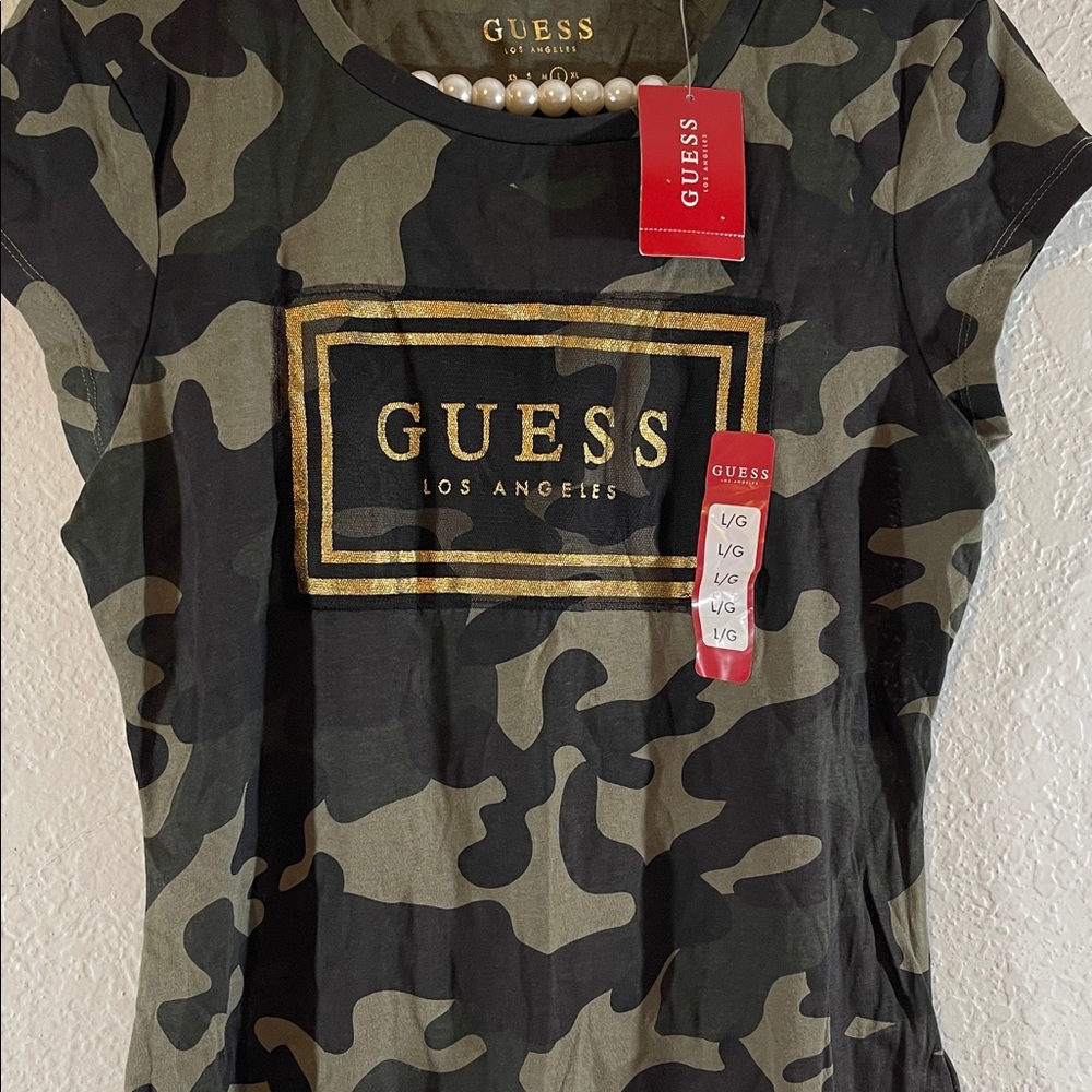 GUESS Women's Sterling Gold Sequin Big Box Logo Camo Tee Short Sleeve Large NEW - Picture 2 of 8